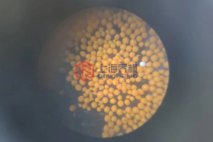 高效沸騰制粒干燥機的工作原理？